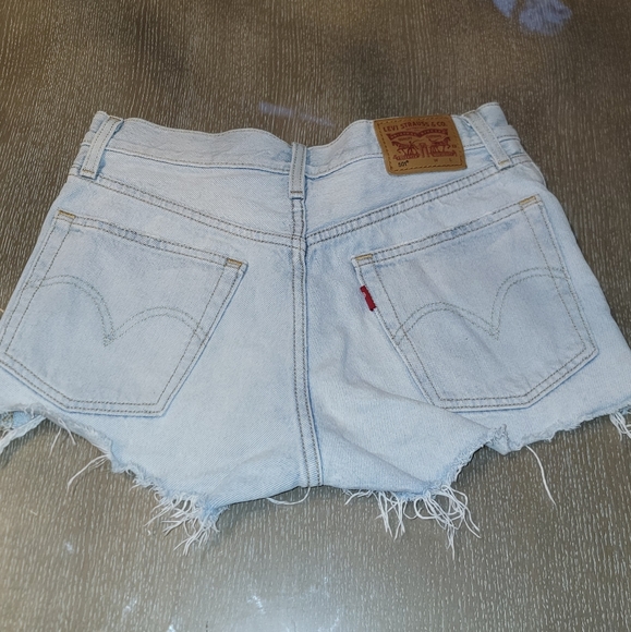 Levi's Bundle Jean Shorts - Picture 2 of 11